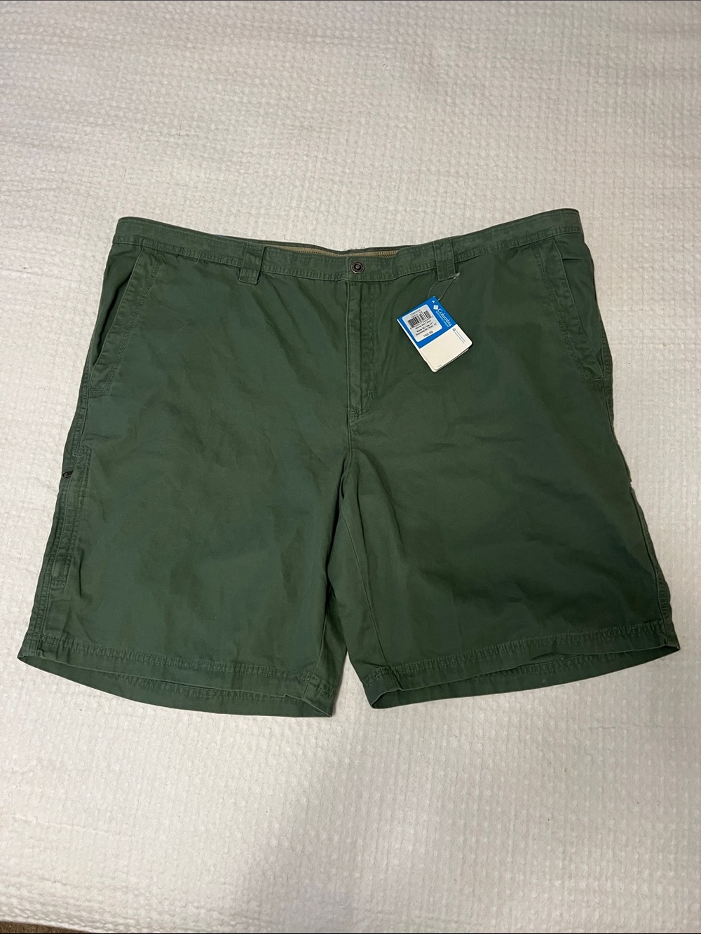 Men's Classic Olive Green Chino Columbia Shorts NEW size 50
